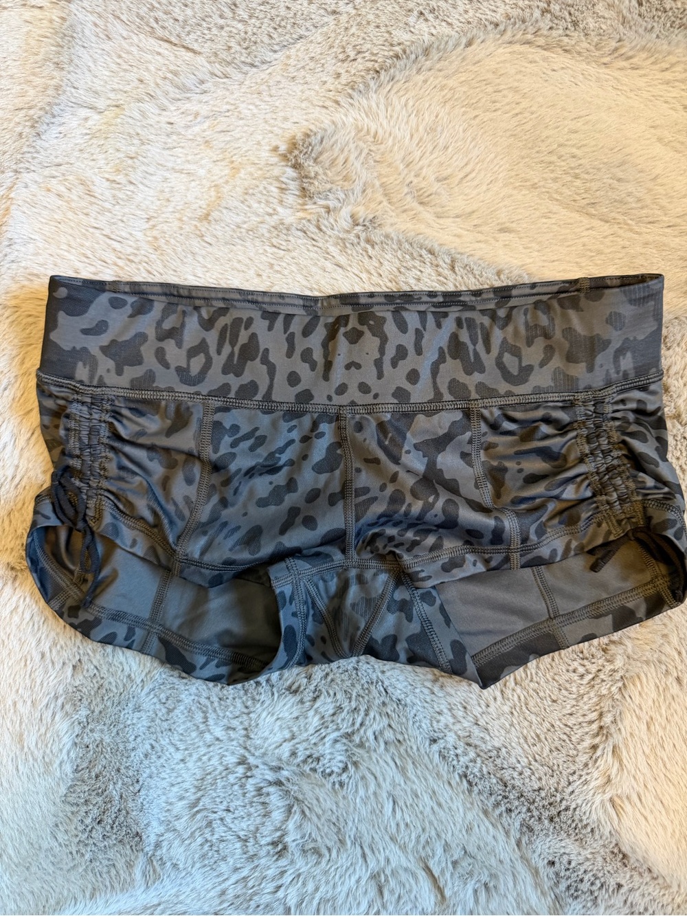 Lululemon Women's Grey Leopard Print Performance Boyshorts